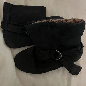 ☃️💰Black Suede Ankle Boots with Buckle💰💰